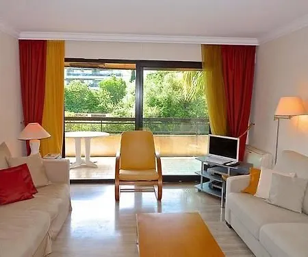 Apartment De Galles
